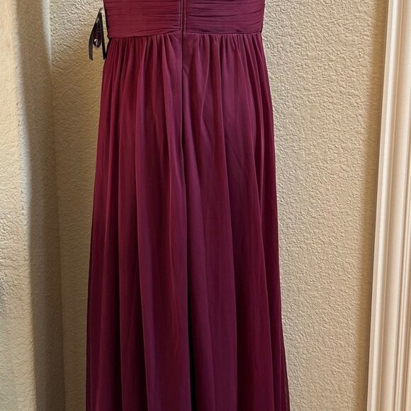 Marina Gown Burgundy Strapless Ruched Sweetheart Neck Size 12 - Picture 7 of 8